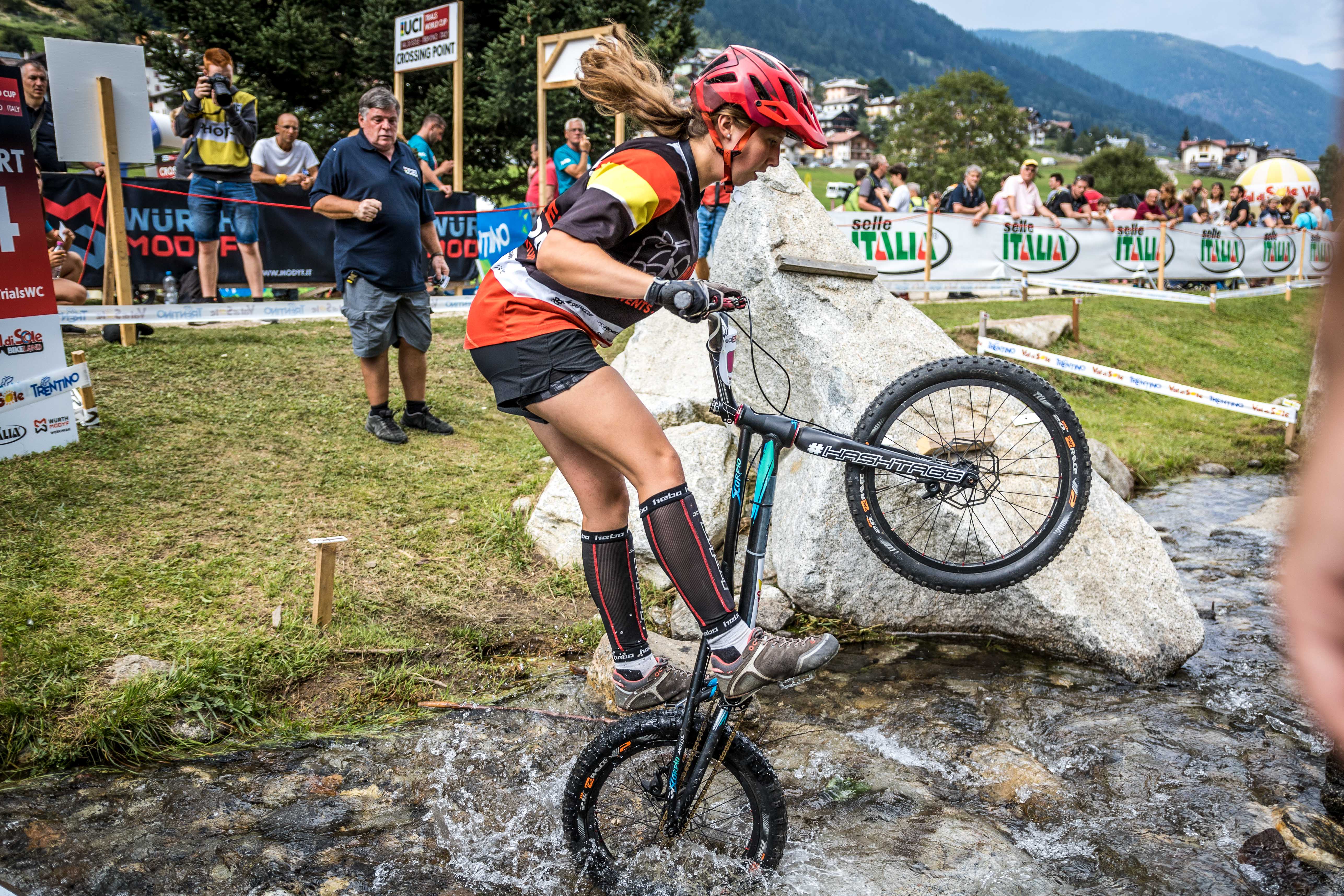 Celina Römmelt beim UCI Trials Worldcup in Val di Sole